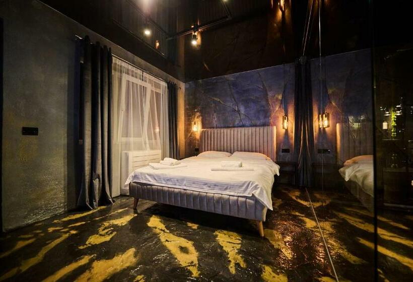 Номер Стандарт, Sianisia