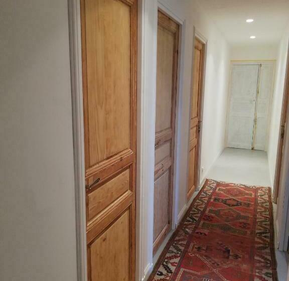 Номер Superior, Les 3 Platanes
