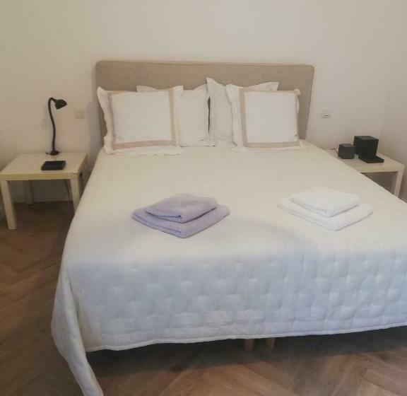 Люкс Deluxe Кровать Кинг, Les 3 Platanes