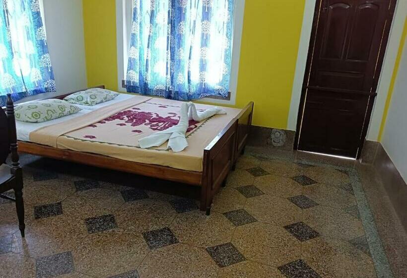 Номер Deluxe с Балконом, Balurghat Hotel Kokoro Farmhouse