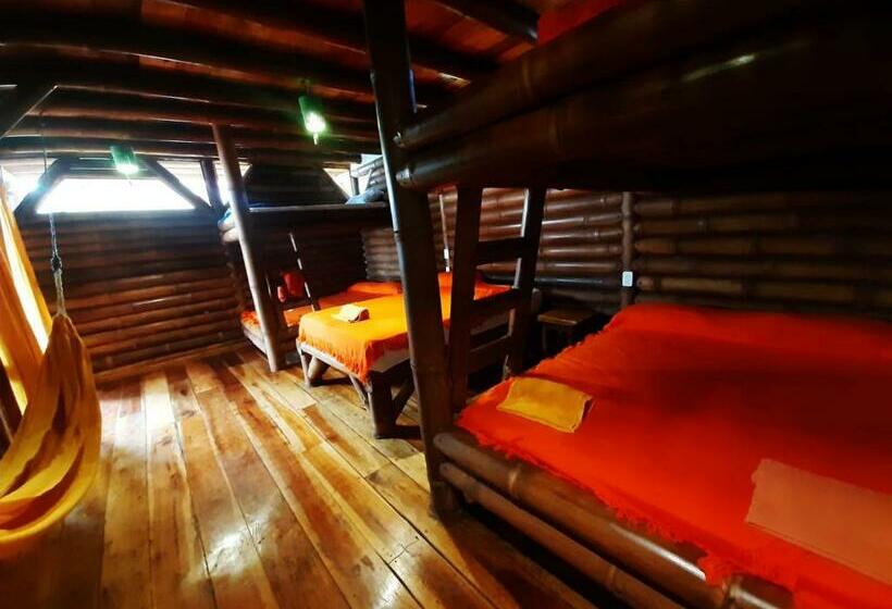 Семейный Номер, Bambu Mompiche