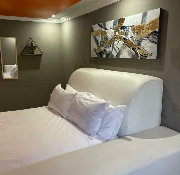 Люкс Повышенной Комфортности, Mpisana Boutique Guesthouse