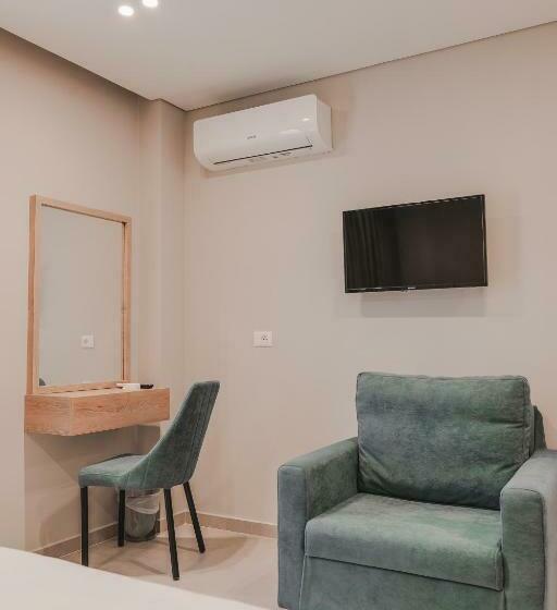 Quarto Triplo Estandar, Koko