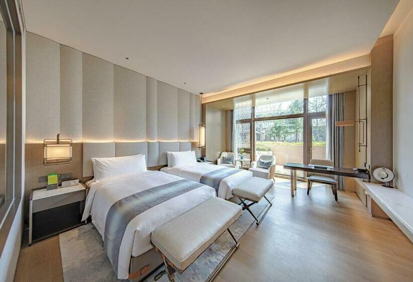 비즈니스룸, Xiongan International