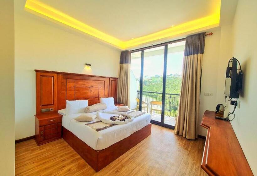 Cameră Standard cu Vedere la Lac, Top Rich Hotel Nuwara Eliya