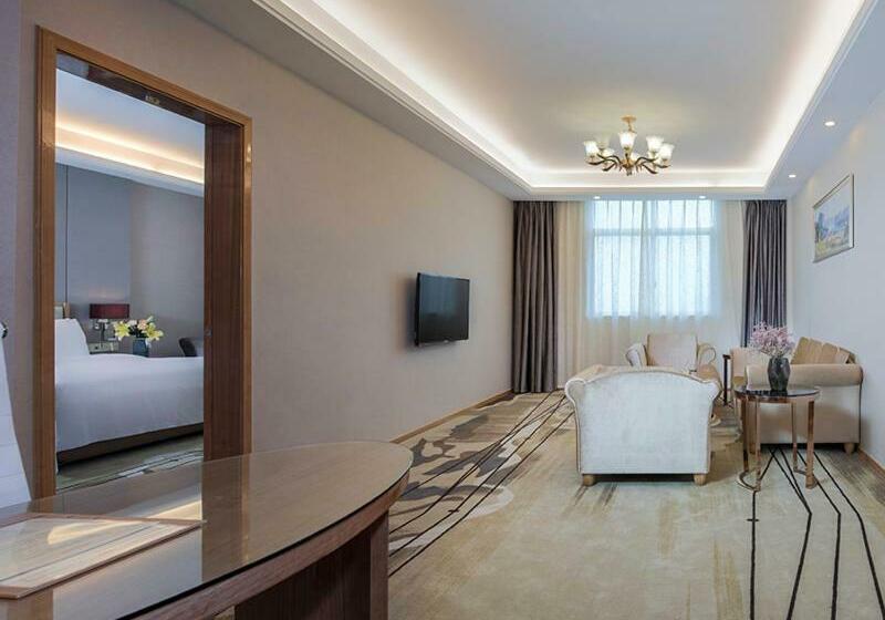 Президентский Люкс, Vienna International Hotel Ganzhou Longnan