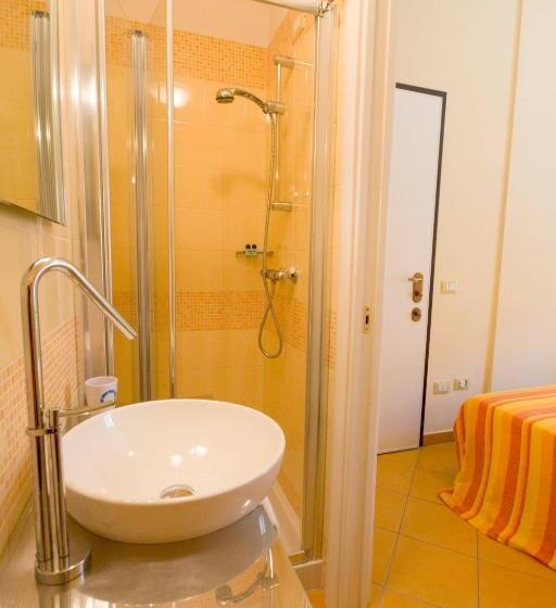 اتاق استاندارد, Butterfly S House