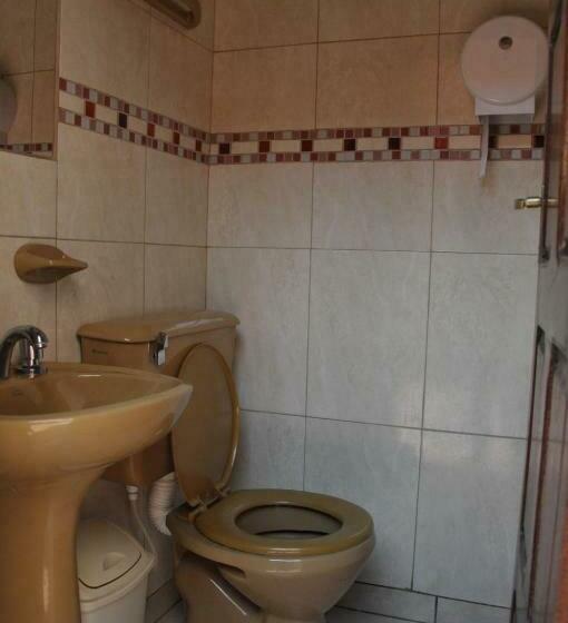 Номер Стандарт Совместная Ванная, Hostel Copacabana La Quiaca