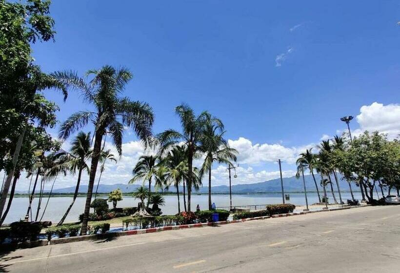 带大床的标准间, Baan Arunothai Homestay