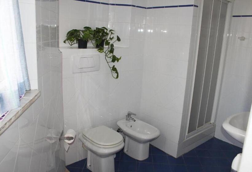 اتاق استاندارد با سرویس بهداشتی مشترک, Casa Di Osio