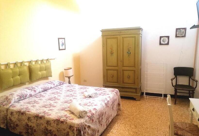 اتاق استاندارد سه تخته با سرویس بهداشتی مشترک, Casa Di Osio