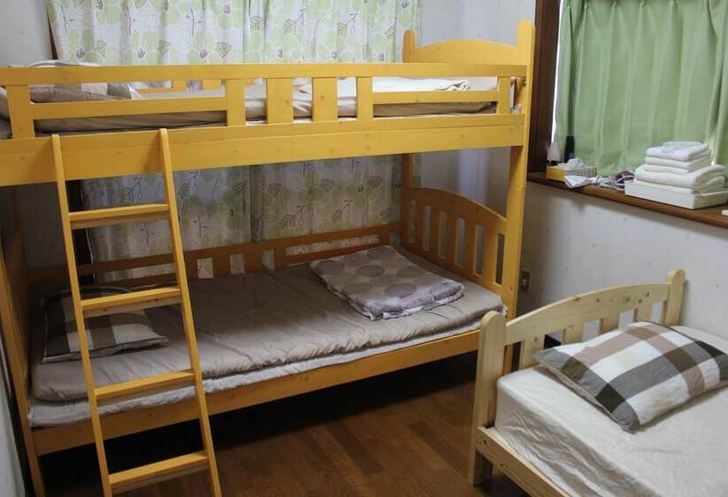 Номер Стандарт Трехместный, Guest House Kona