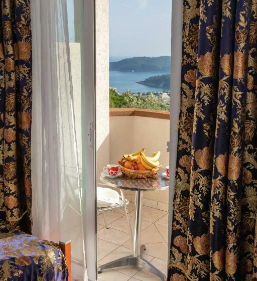 Triple Room Sea View, Villa Kruna Lux