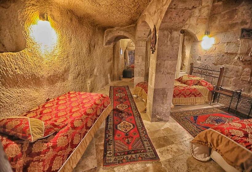 اتاق لوکس خانوادگی, Century Cave