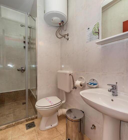 اتاق استاندارد با تراس و چشم‌انداز دریا, Villa Kruna Lux