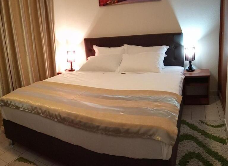 اتاق استاندارد با تراس و چشم‌انداز دریا, Villa Kruna Lux