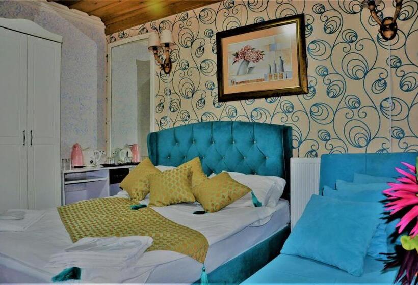 Deluxe Triple Room, The Trip Istanbul