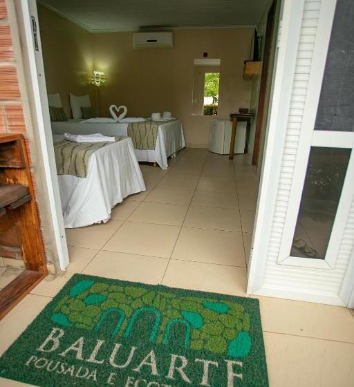 اتاق استاندارد چهار تخته, Pousada Baluarte