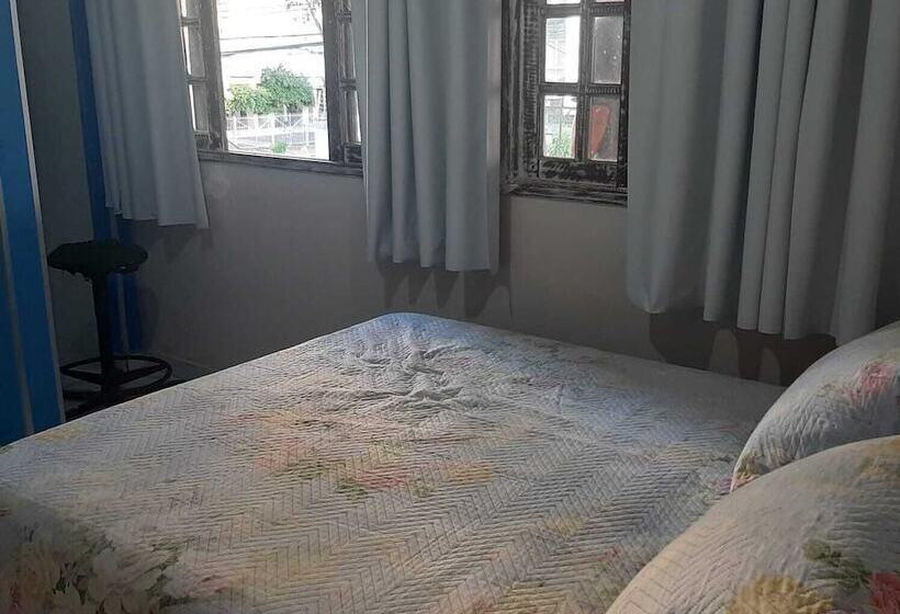 اتاق خانوادگی, Piratas Do Sol Hostel