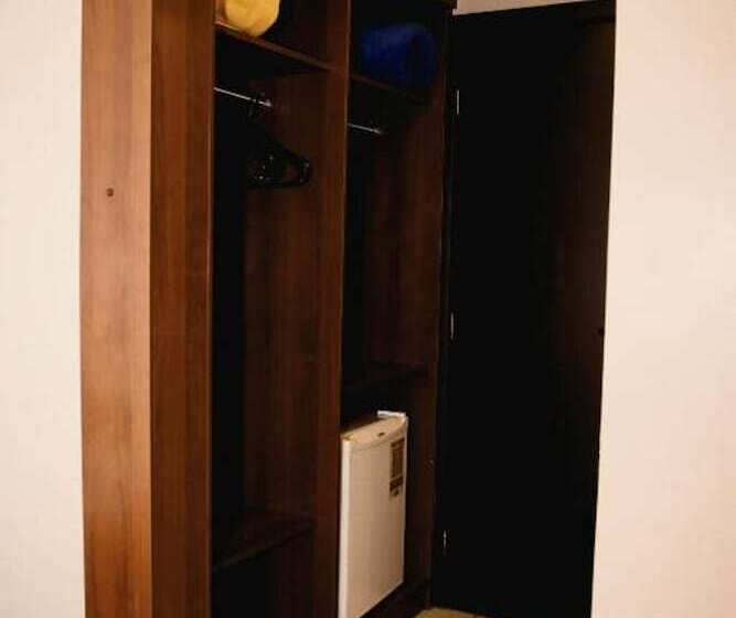 标准间, Class Hotel Passos
