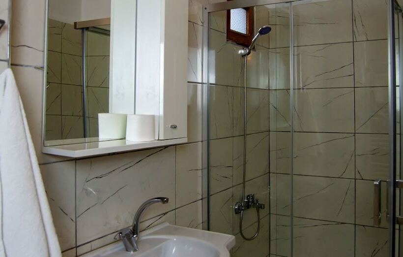 اتاق استاندارد با چشم‌انداز استخر, Kaltur Boutique Otel