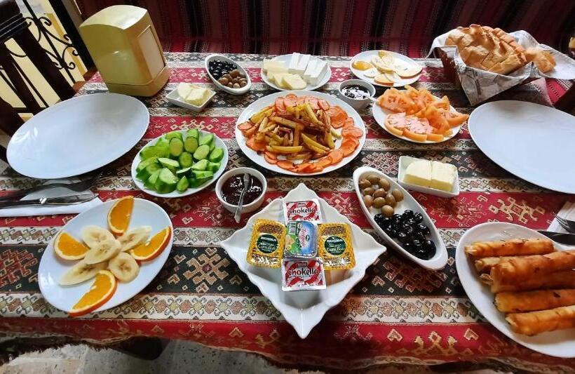 Семейный Номер Deluxe, Ali Baba's House
