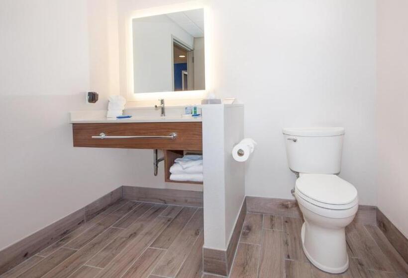 Номер Стандартный Кровать Куин, Holiday Inn Express & Suites Panama City Beach Beachfront, An Ihg