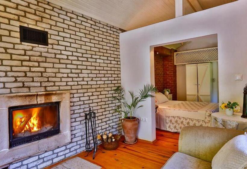 بانگلوی لوکس, Tranquilla River Lodge   Adults Only