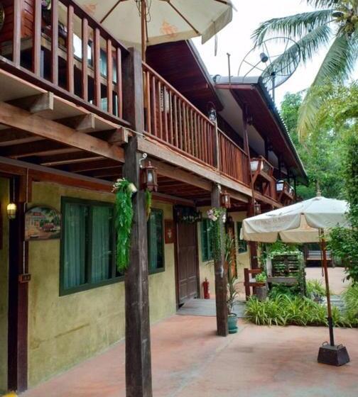 Номер Стандарт Вид на Бассейн, Chuchaiburi Sri Amphawa
