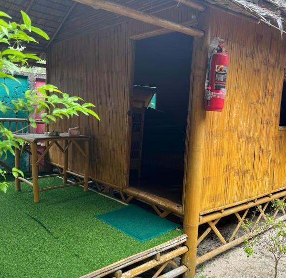 بانگلوی استاندارد, Coco Sunset Beach
