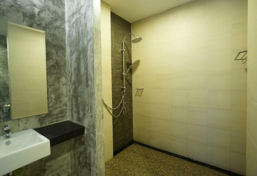 سوئیت با تخت بزرگ, Villa Varich