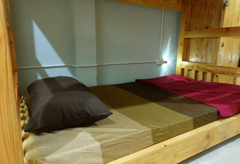מיטה בחדר משותף, Plearn Hostel