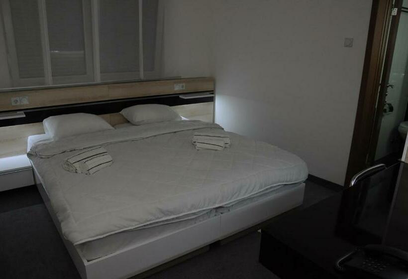 اتاق استاندارد, Garni Hotel Consul
