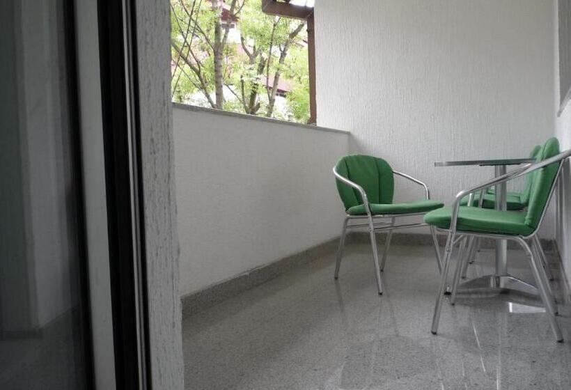 سوییت, Garni Hotel Consul
