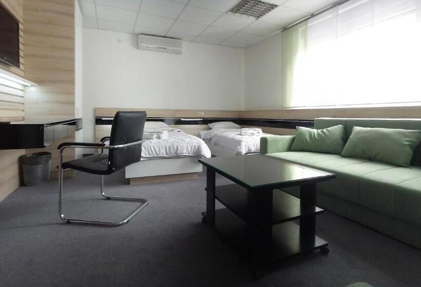 سوییت, Garni Hotel Consul