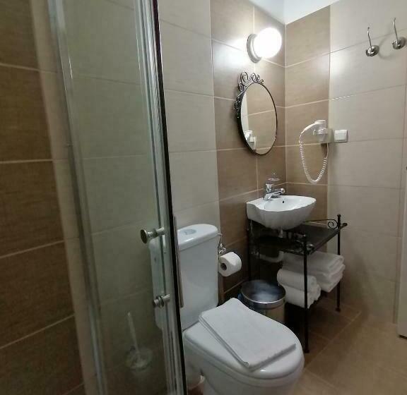 Standard Triple Room with Terrace, Avra