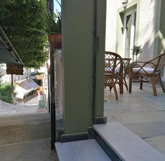 Standard Triple Room with Terrace, Avra