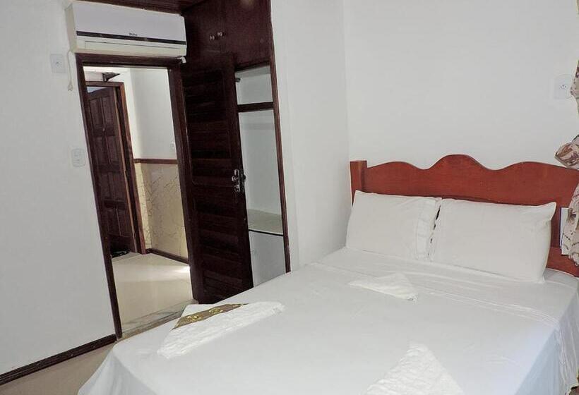 Quarto Quádruplo Estandar, Amendoeira Hotel Da Vila