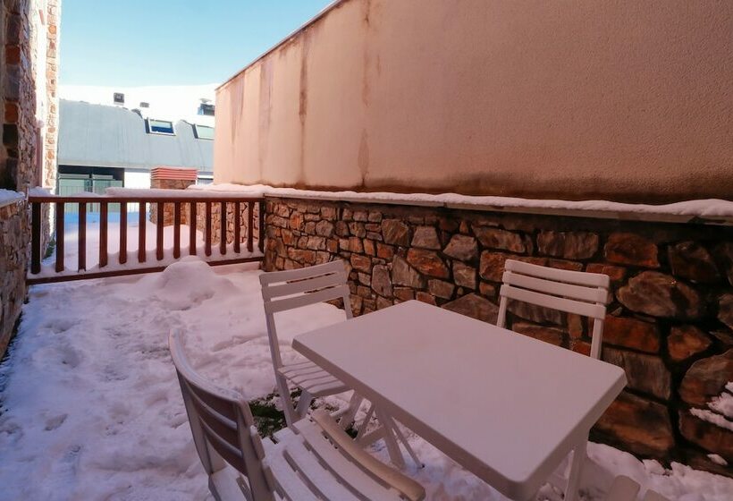 דירת חדר, Apartamentos Araco 3000