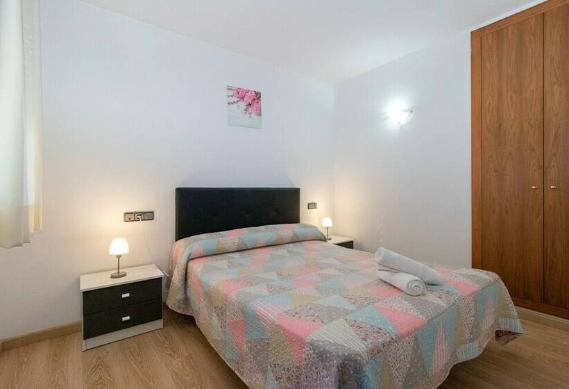 דירת חדר, Apartamentos Araco 3000