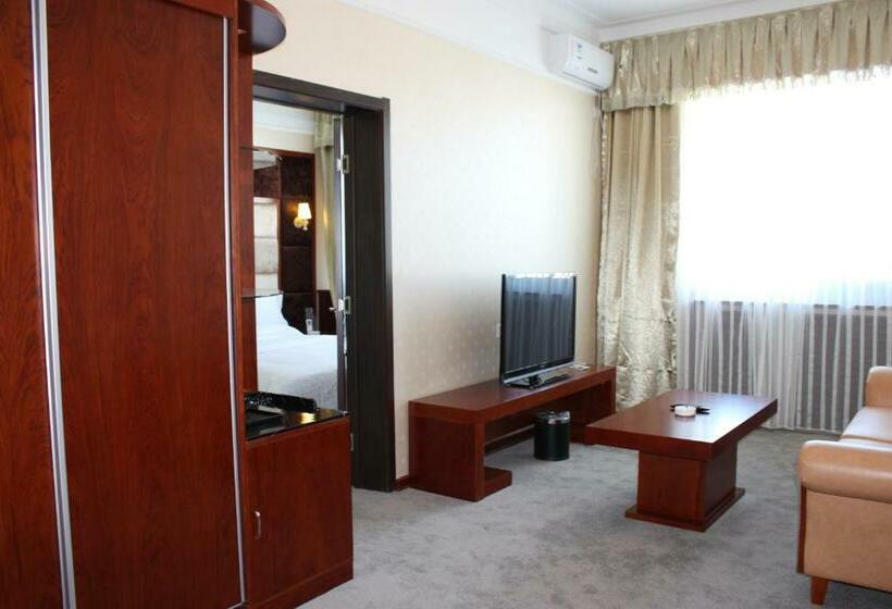 سوییت لوکس, Capital Airport International Hotel