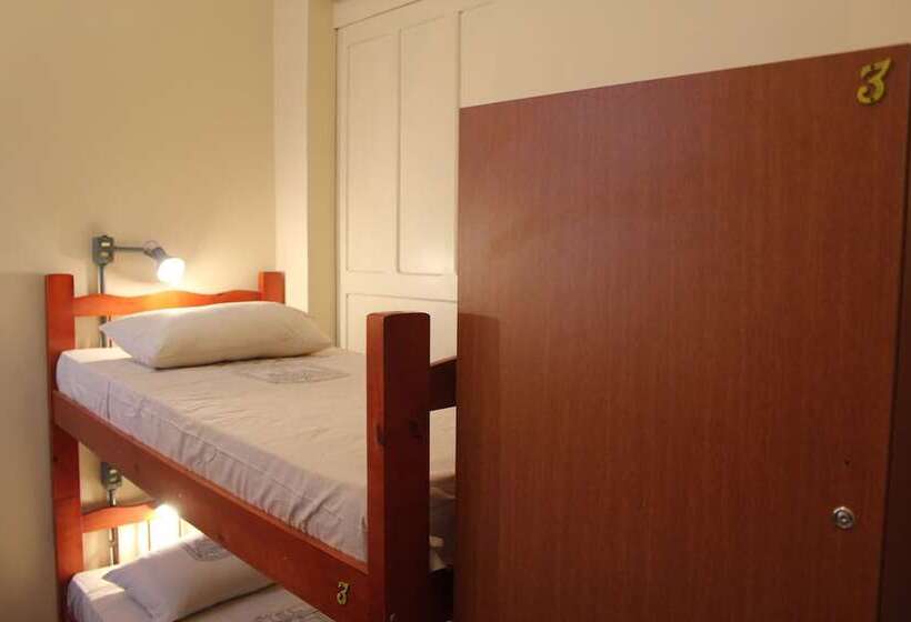 تختخواب در اتاق مشترک, Hostel By Hotel Galicia