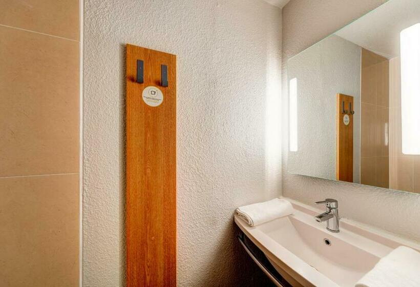 Четырехместный Номер Стандарт, B&b Hotel Saint Witz