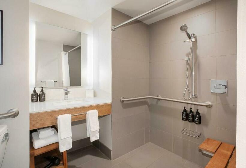 Quarto Estandar Cama King para Deficientes Físicos, Indigo Denver Downtown  Union Station, An Ihg