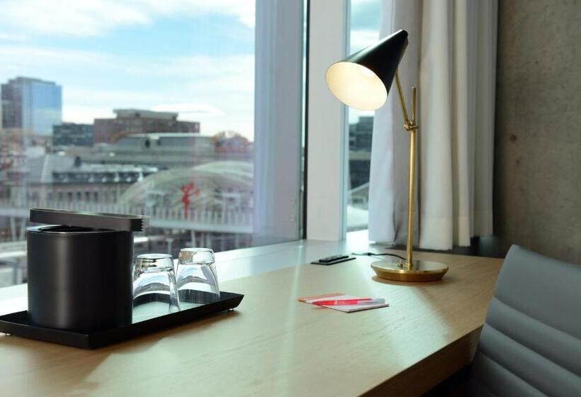 스탠다드 룸 킹사이즈 침대, Indigo Denver Downtown  Union Station, An Ihg