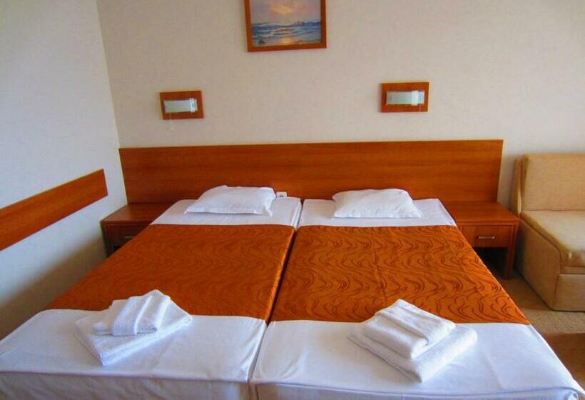חדר סטנדרט לשלושה עם מרפסת, Liani  All Inclusive