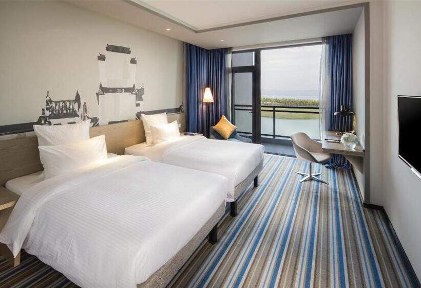 Quarto Deluxe Vista Lago, Novotel Hefei Sunac