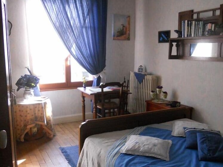 Номер Стандарт, Chambres D'hôtes Des 3 Rois