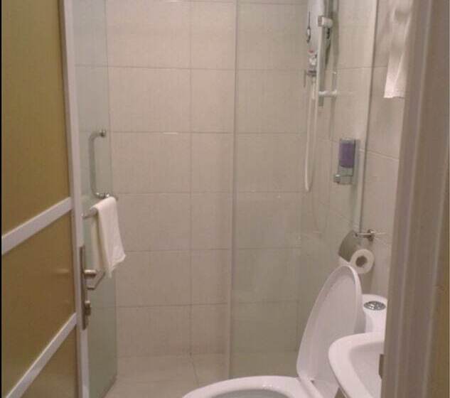 Семейный Номер, 118 Hotel Macalister