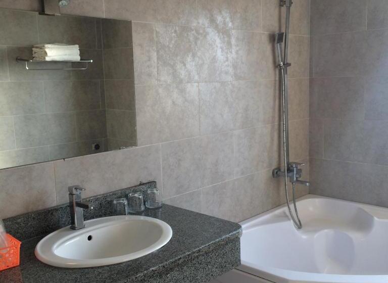 1 Bedroom Penthouse Apartment, Chio